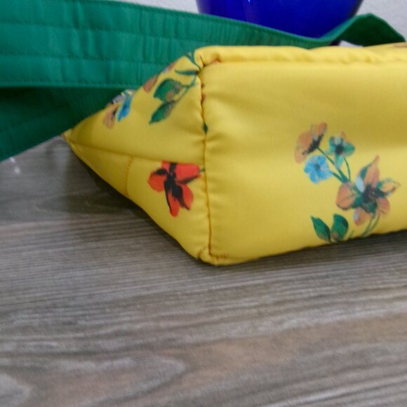 New LUG FLARE Yellow Bouquet RFID Crossbody Purse Bag Handbag NWOT Floral - Picture 13 of 13
